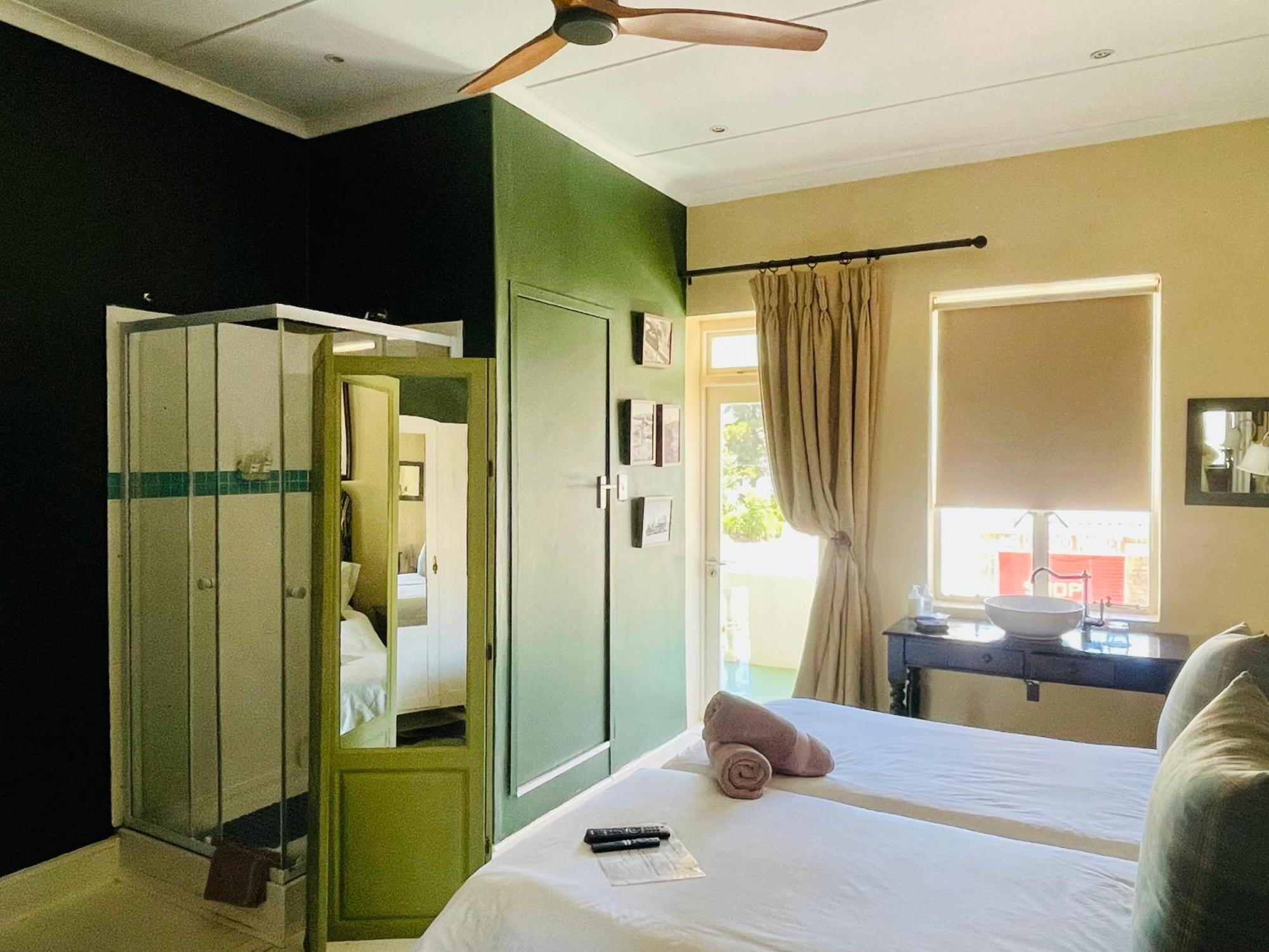 Karoo Art Hotel Barrydale Buitenkant foto